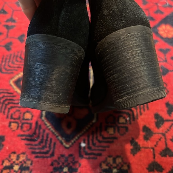 Sam Edelman Black Suede Chelsea Boot - 6.5 - Picture 8 of 11